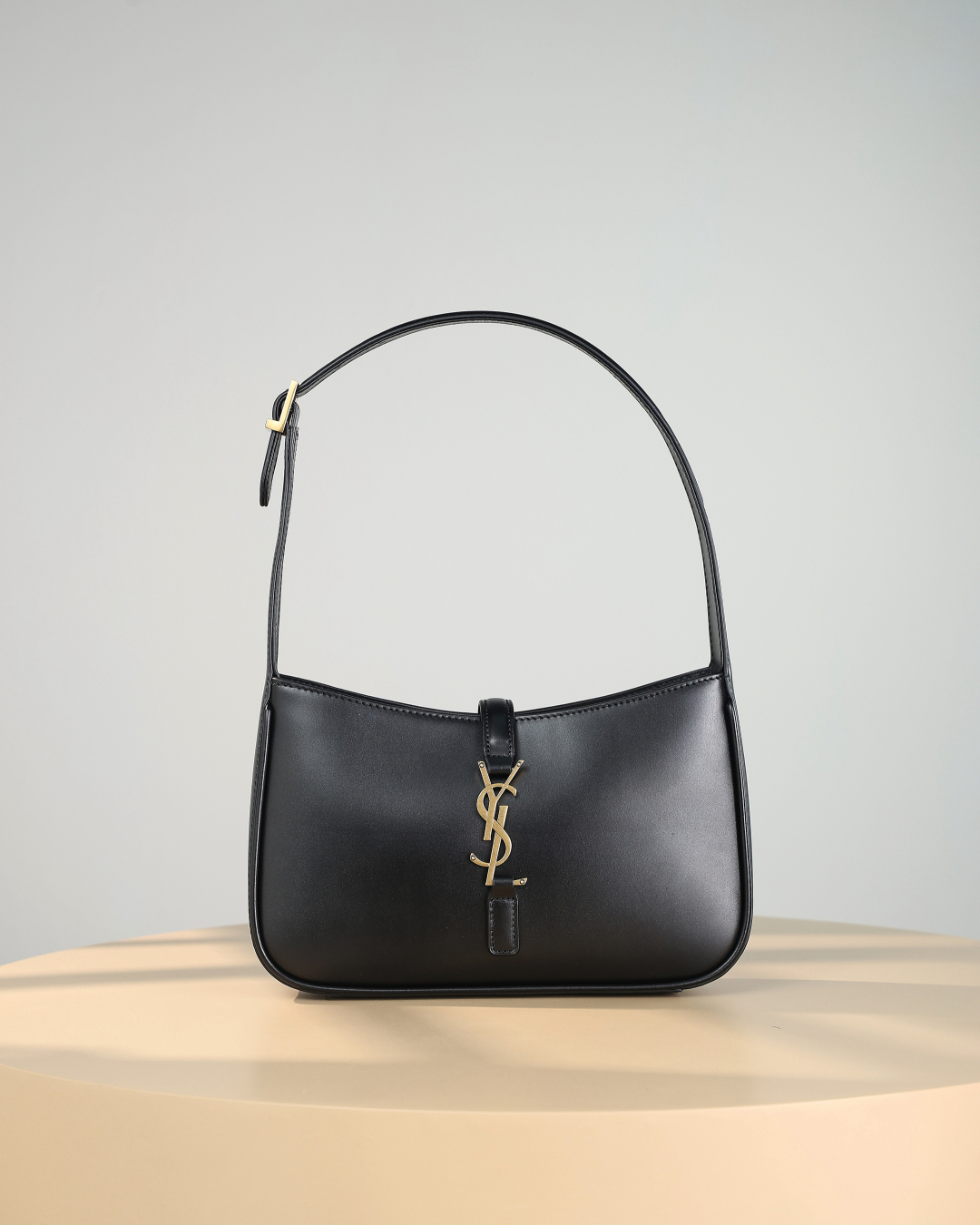 [TOP]SAINT LAURENT YSL Croc-Embossed Le 5 à 7 Hobo Bag