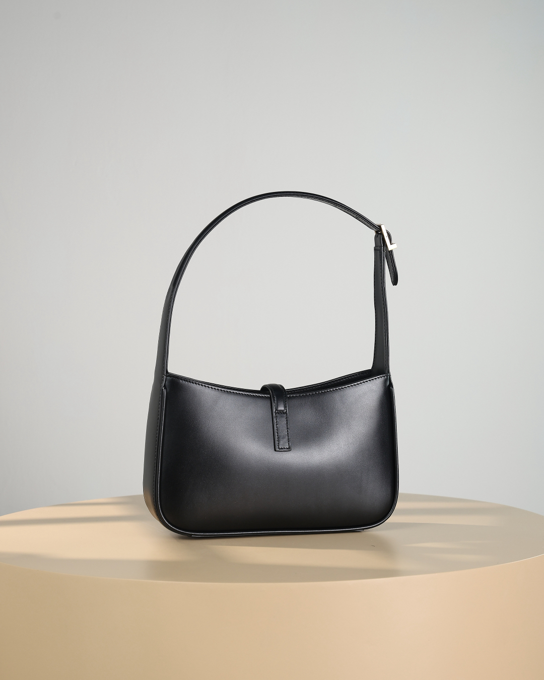 [TOP]SAINT LAURENT YSL Croc-Embossed Le 5 à 7 Hobo Bag