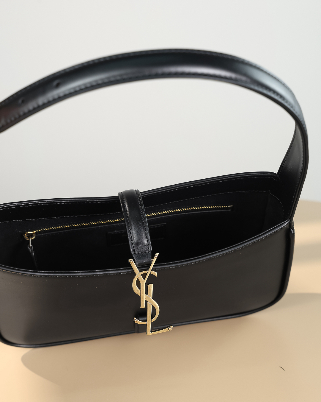[TOP]SAINT LAURENT YSL Croc-Embossed Le 5 à 7 Hobo Bag