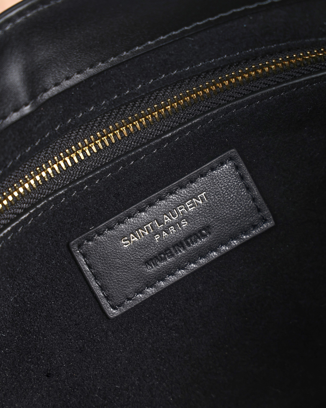 [TOP]SAINT LAURENT YSL Croc-Embossed Le 5 à 7 Hobo Bag