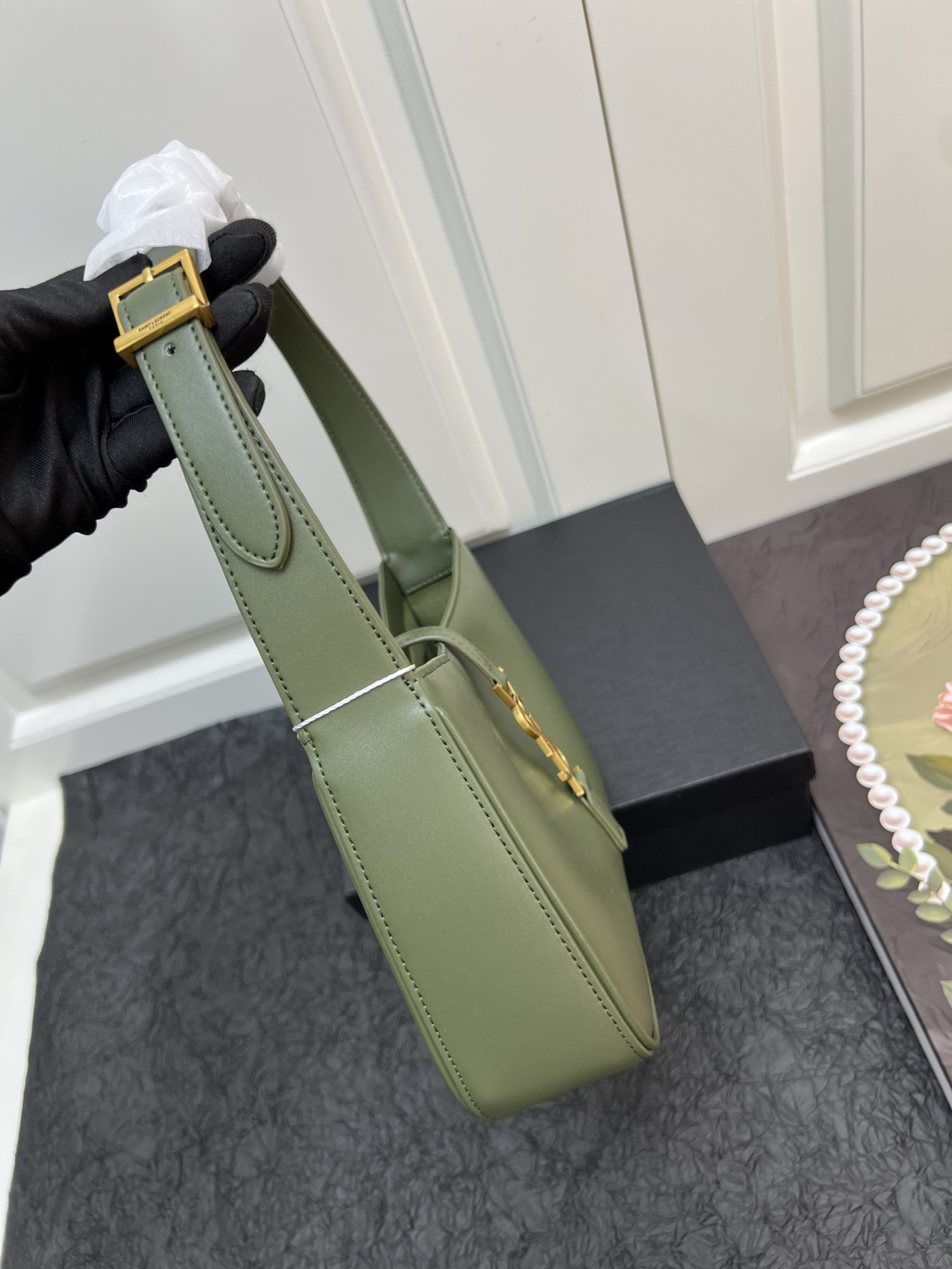Saint Laurent YSL Le 5 à 7 hobo bag - Green Bag