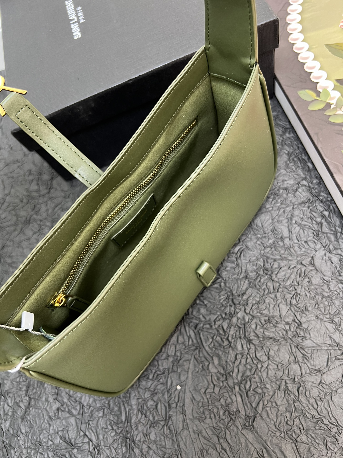Saint Laurent YSL Le 5 à 7 hobo bag - Green Bag
