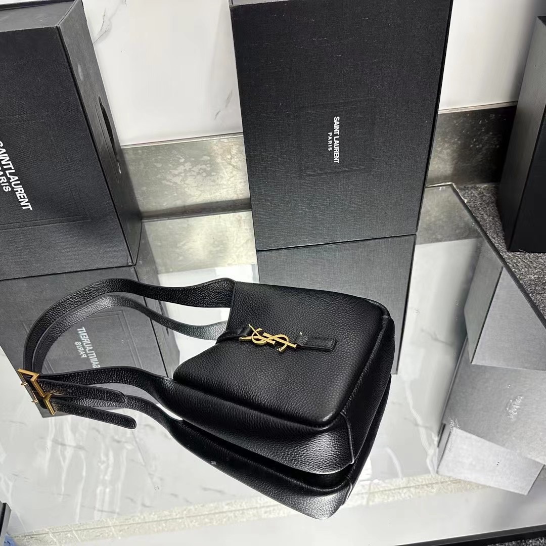 SaintLaurent YSL LE 5 À 7 supple baby in grained leather - Bag