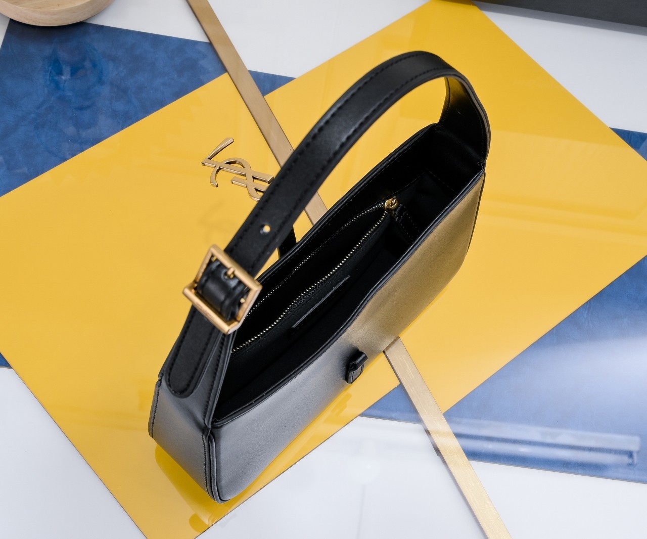SAINT LAURENT YSL Le 5 à 7 Hobo Bag Leather-Black - Bag