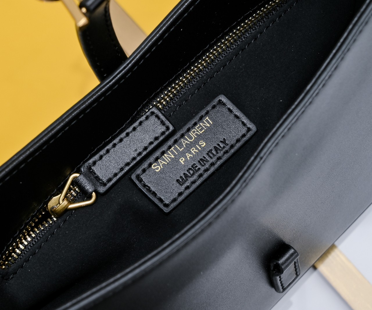 SAINT LAURENT YSL Le 5 à 7 Hobo Bag Leather-Black - Bag