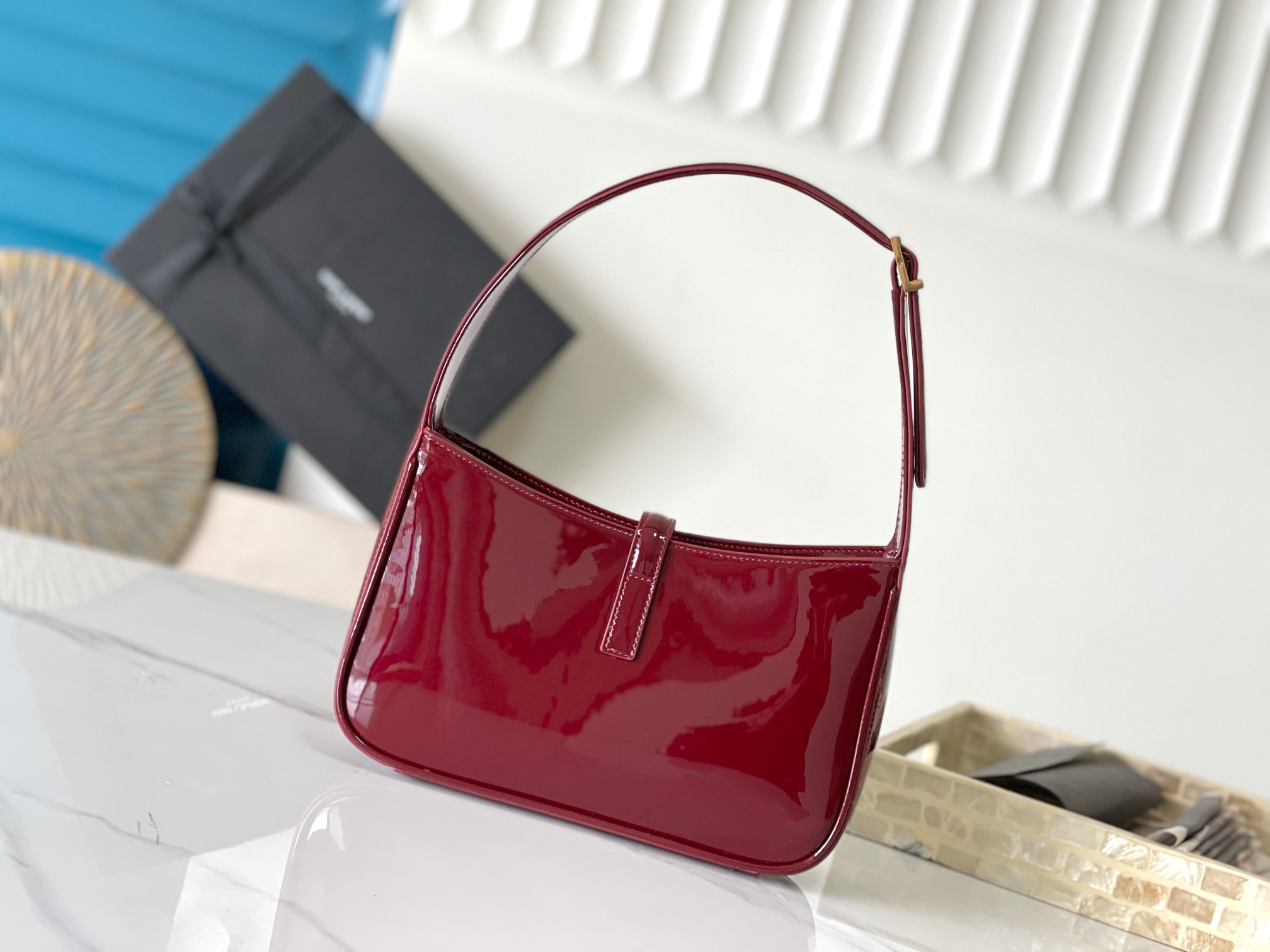 Saint Laurent YSL Le 5 à 7 hobo bag - Wine Bag
