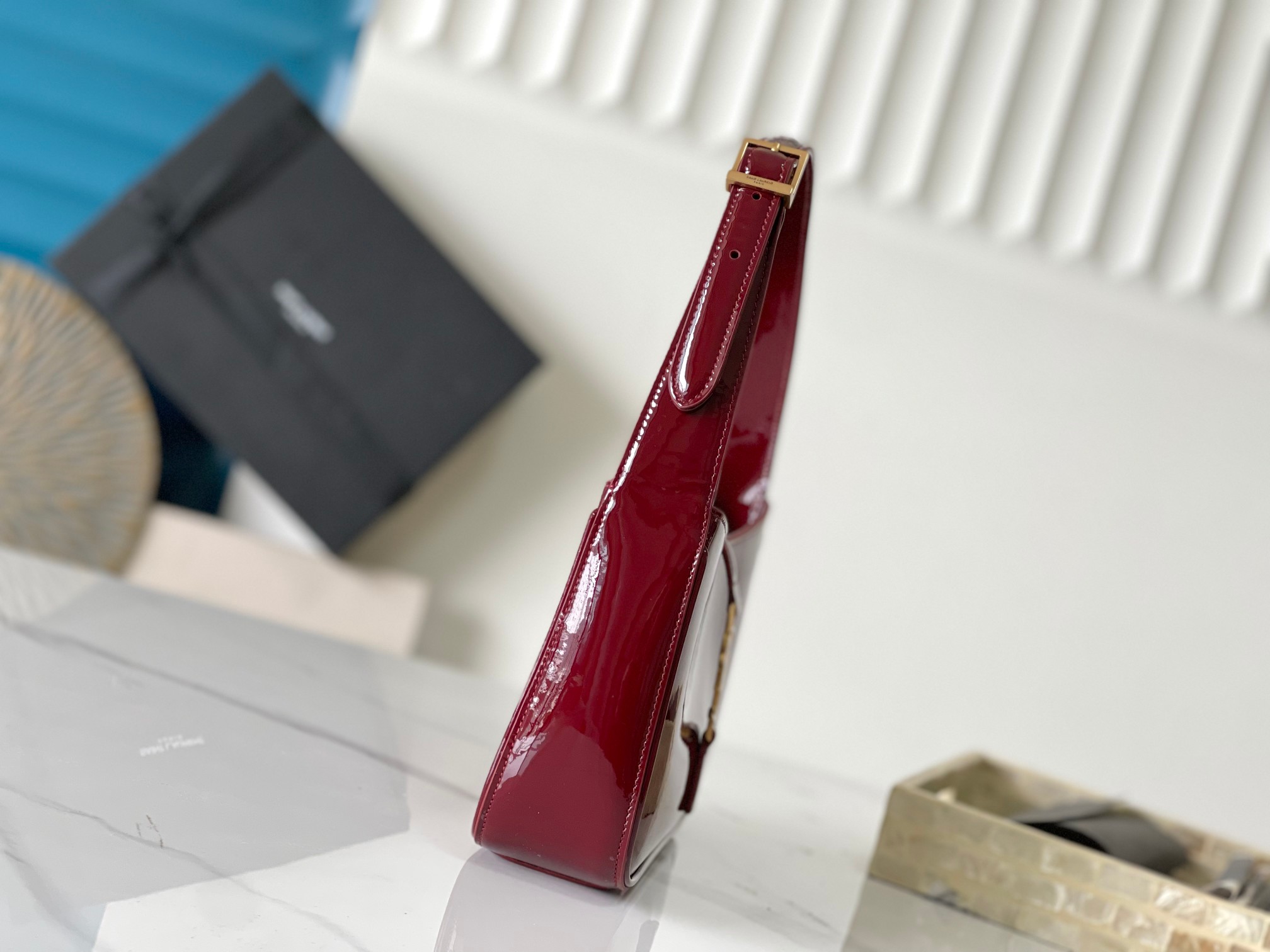 Saint Laurent YSL Le 5 à 7 hobo bag - Wine Bag