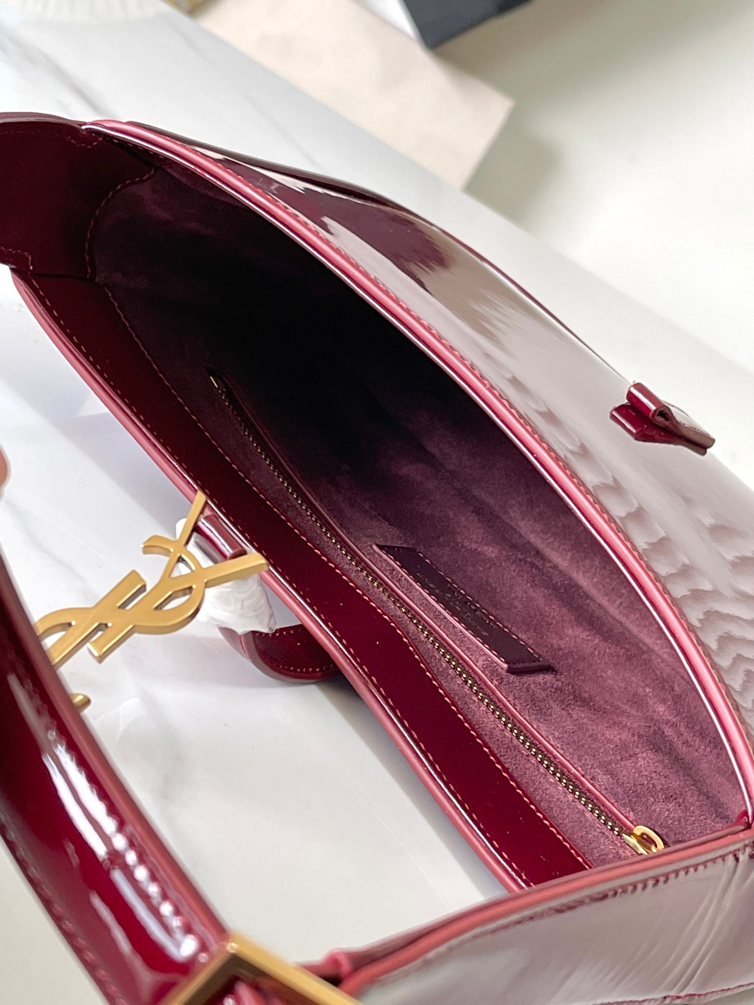 Saint Laurent YSL Le 5 à 7 hobo bag - Wine Bag