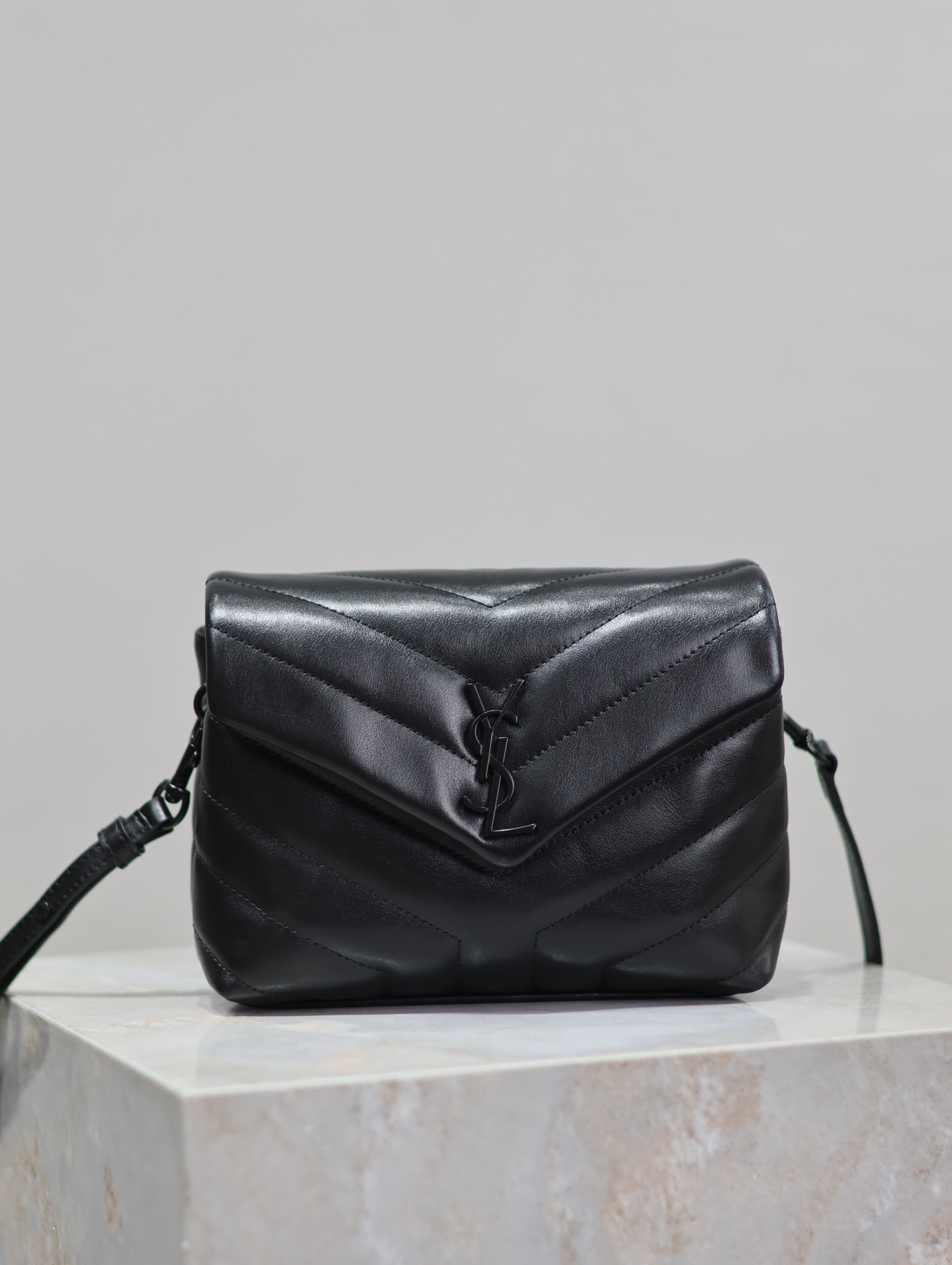 [TOP]SAINT LAURENT Loulou Quilted Leather Shoulder Bag Black - Bag