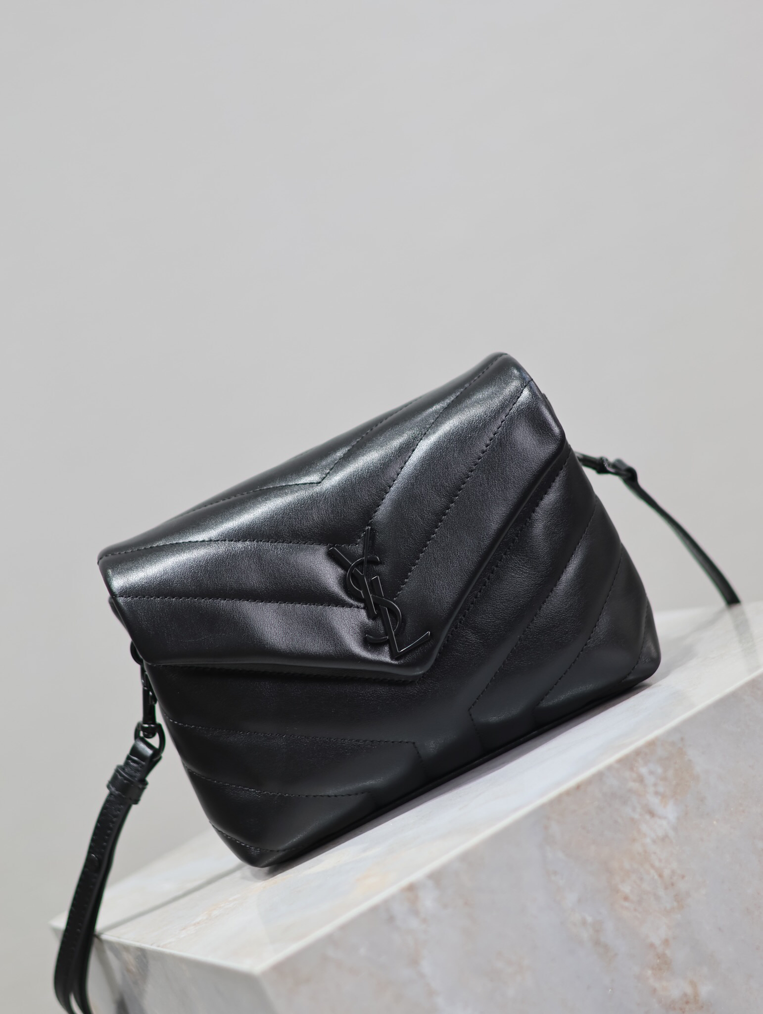[TOP]SAINT LAURENT Loulou Quilted Leather Shoulder Bag Black - Bag