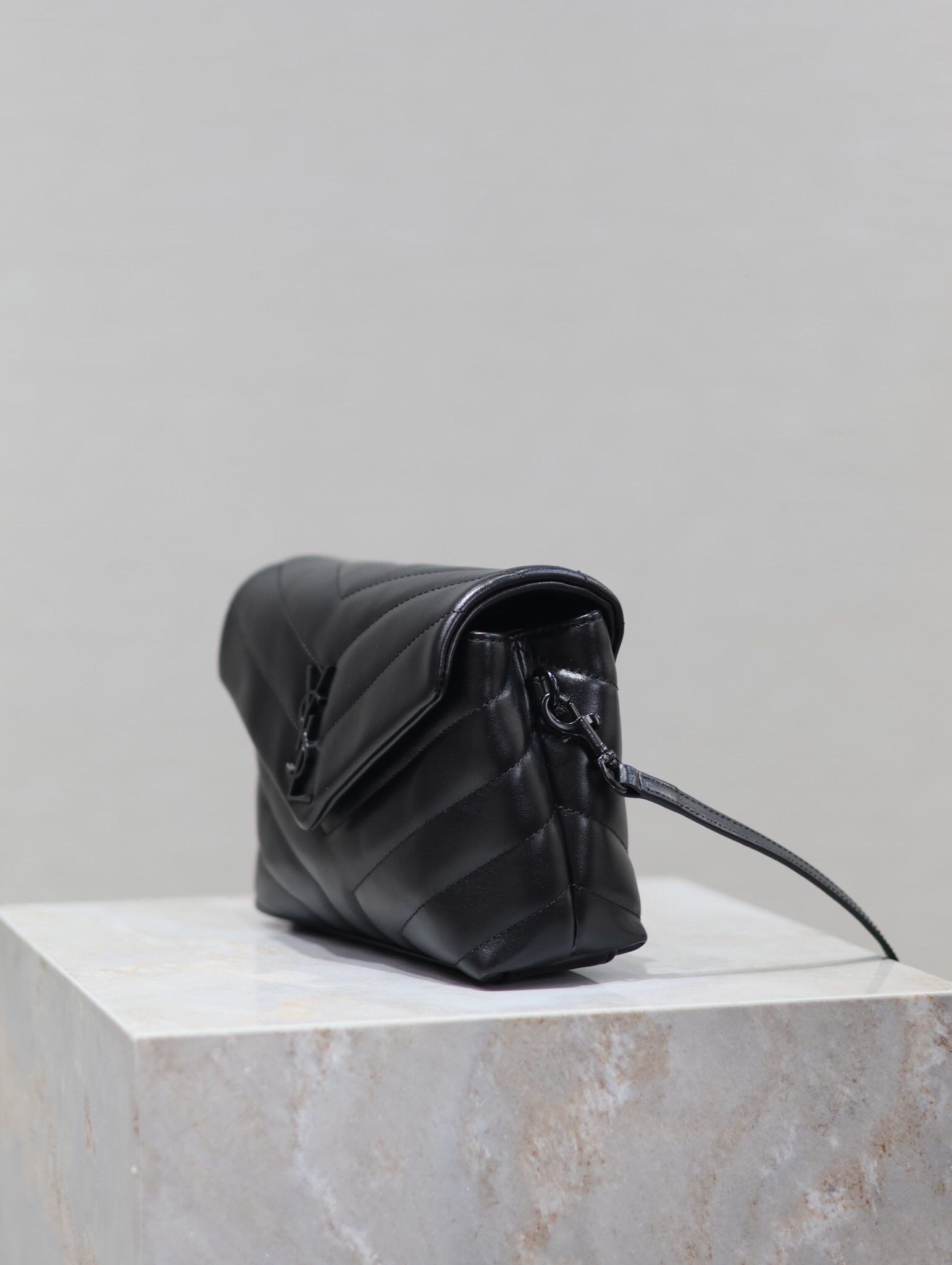 [TOP]SAINT LAURENT Loulou Quilted Leather Shoulder Bag Black - Bag