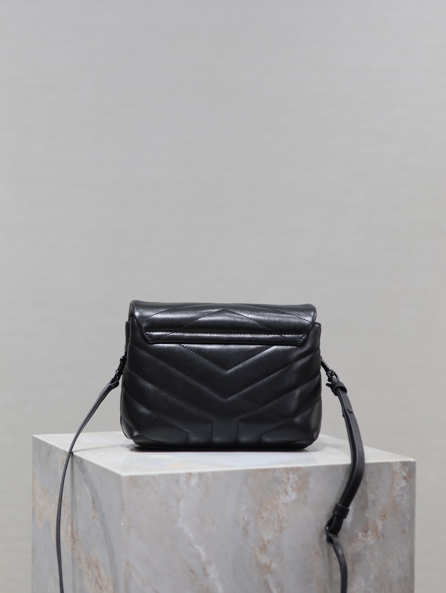 [TOP]SAINT LAURENT Loulou Quilted Leather Shoulder Bag Black - Bag