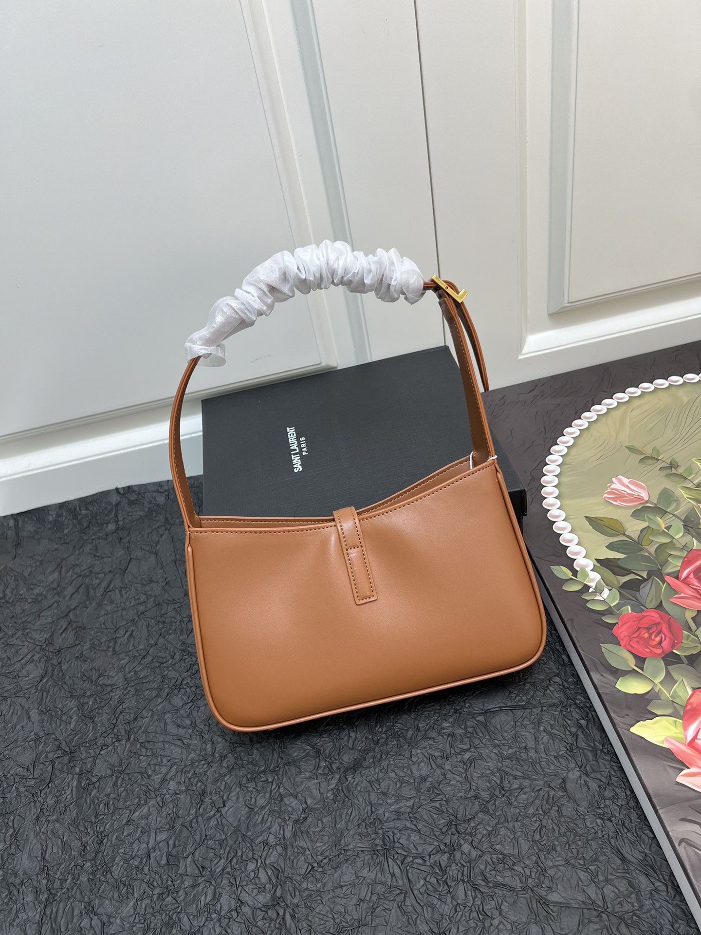 Saint Laurent YSL Le 5 à 7 hobo bag - toffee Bag