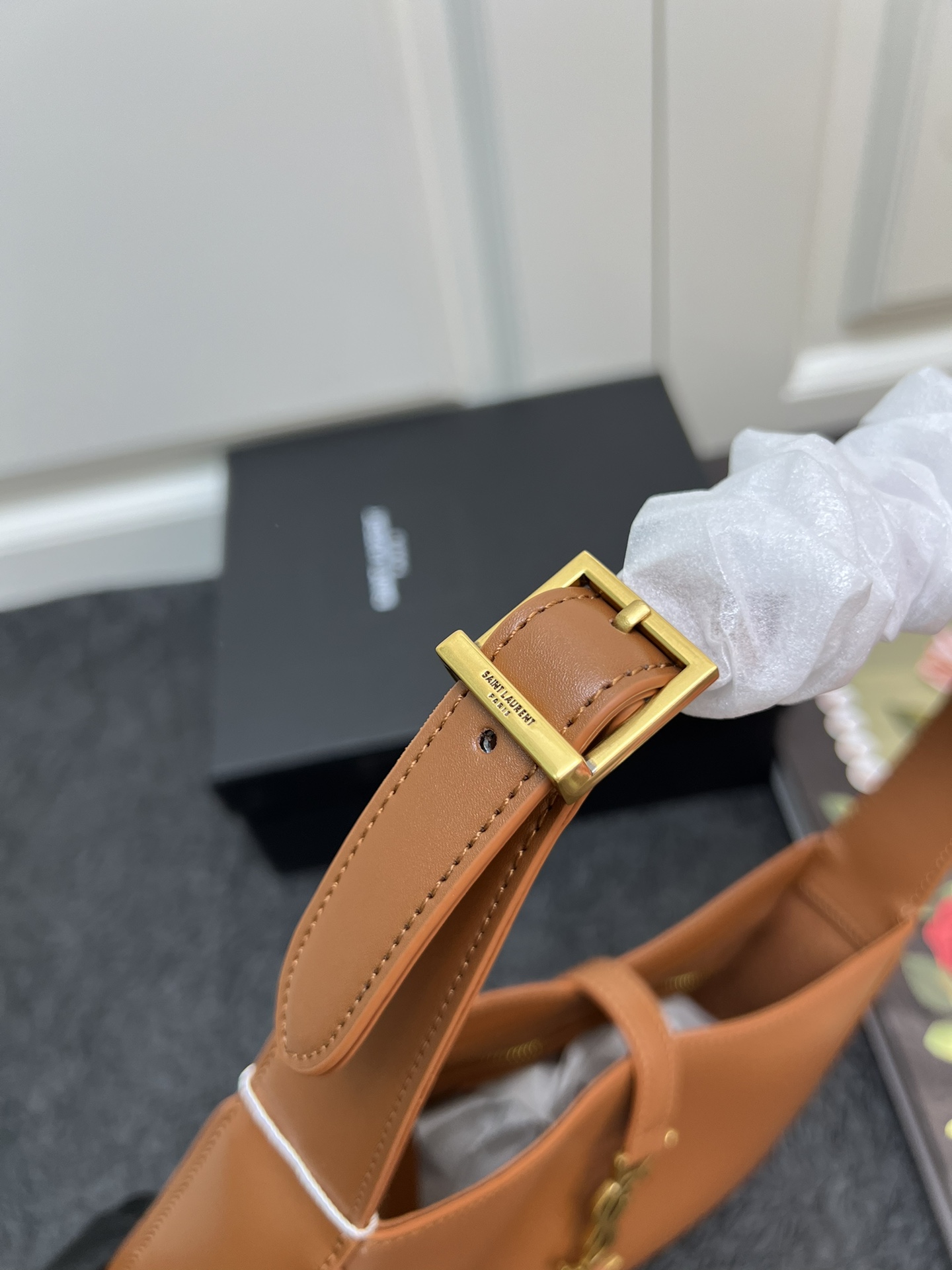 Saint Laurent YSL Le 5 à 7 hobo bag - toffee Bag