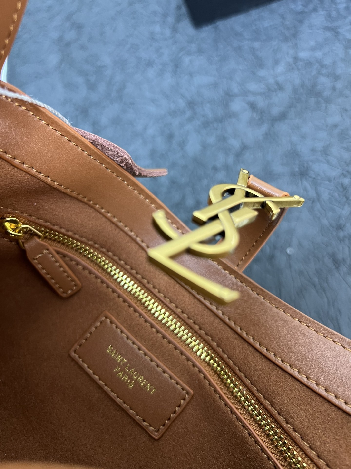 Saint Laurent YSL Le 5 à 7 hobo bag - toffee Bag