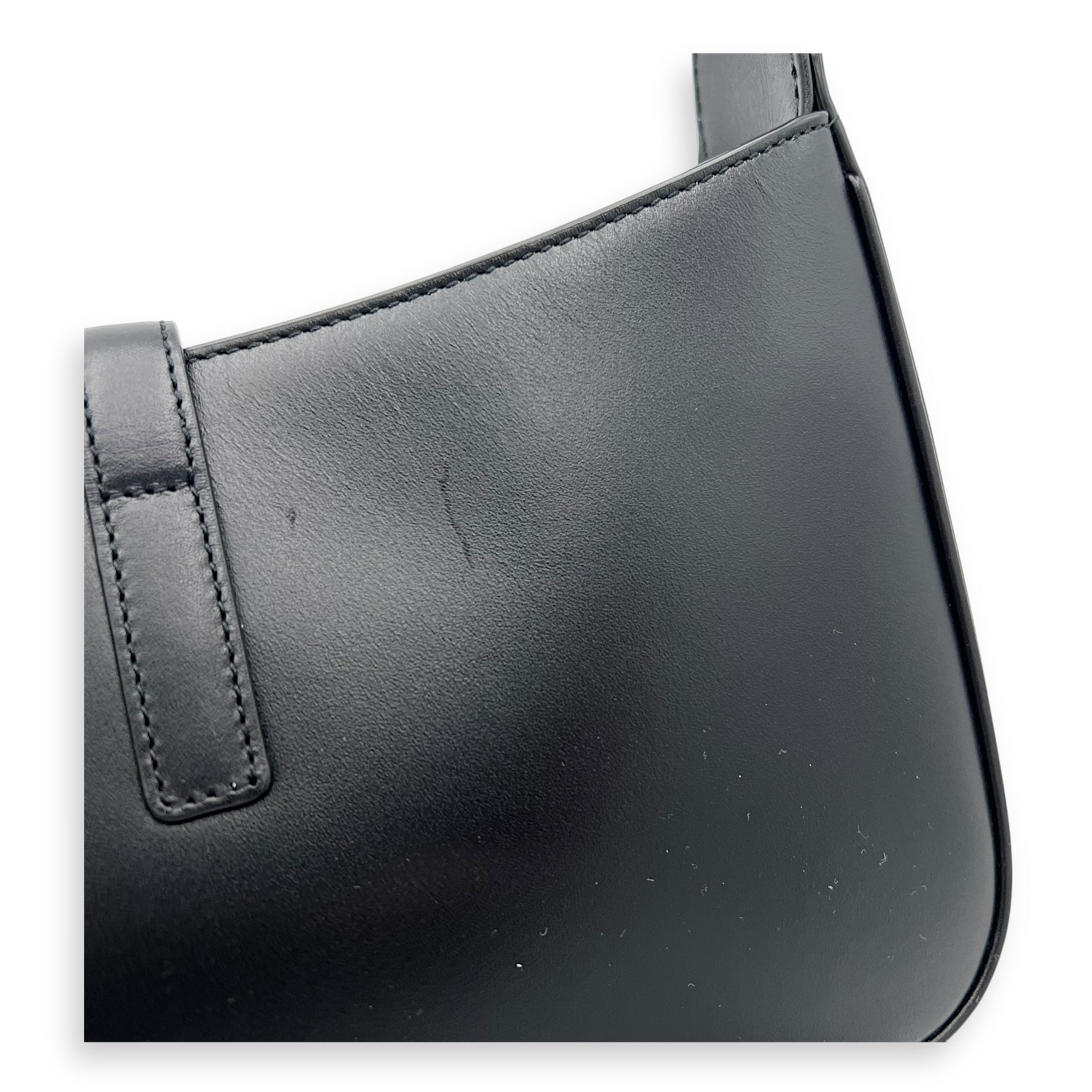 Le 5 A 7 Shoulder Bag Black in Calfskin, Gold hardware