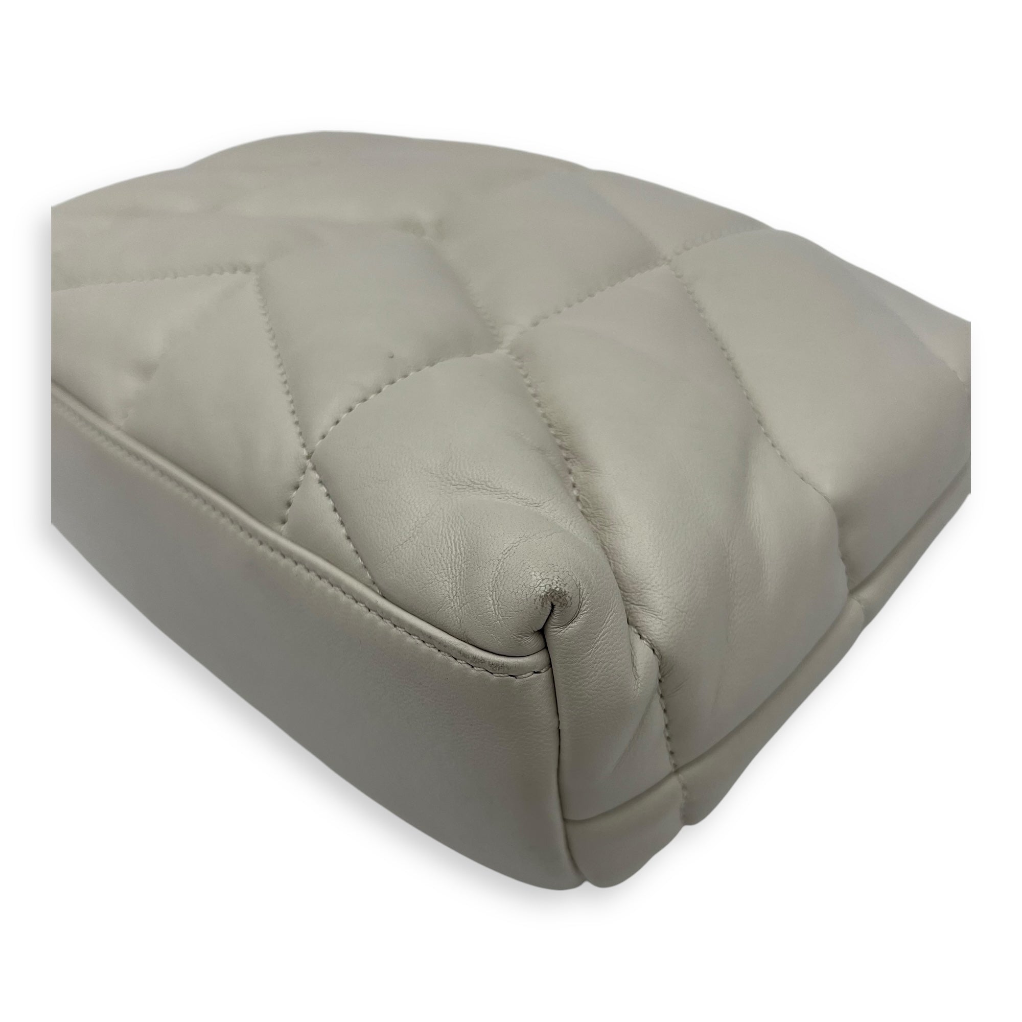 Puffer Shoulder Bag White in Lambskin, Gold hardware
