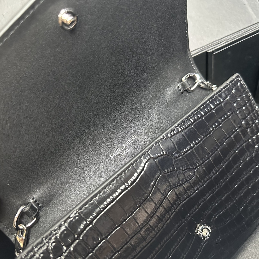 SAINT LAURENT Grain De Poudre Monogram Uptown Chain Wallet Black-Silver hardware - Bag