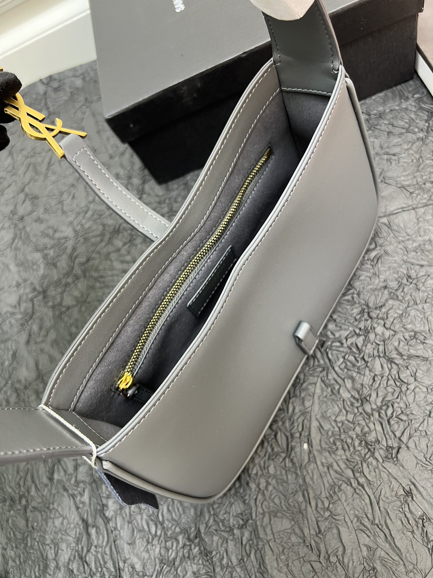 Saint Laurent YSL Le 5 à 7 hobo bag - Gray Plain Bag