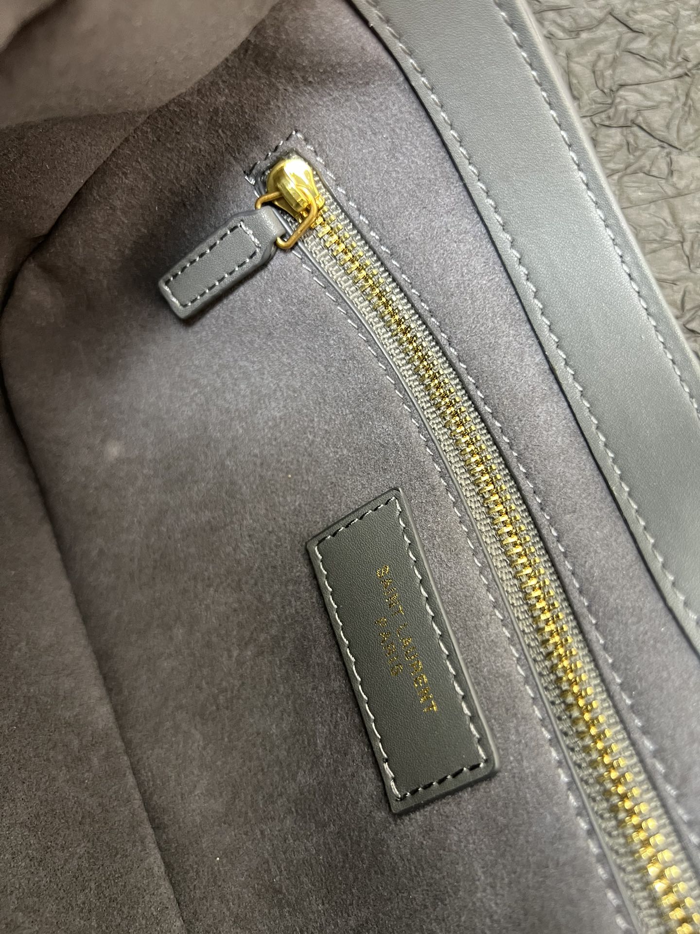 Saint Laurent YSL Le 5 à 7 hobo bag - Gray Plain Bag