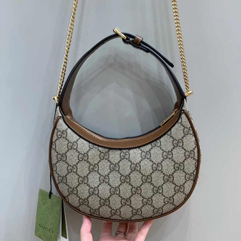 [TOP] Gucci Half-moon-shaped Mini Bag