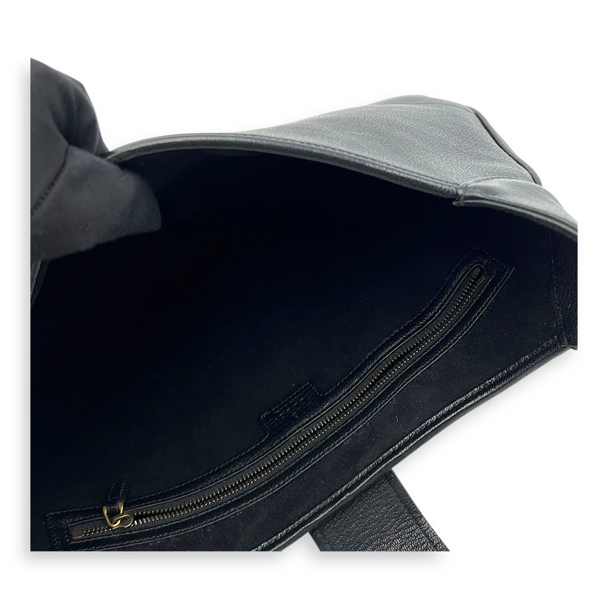 Aphrodite Shoulder Bag Medium Black in Calfskin, Gold hardware