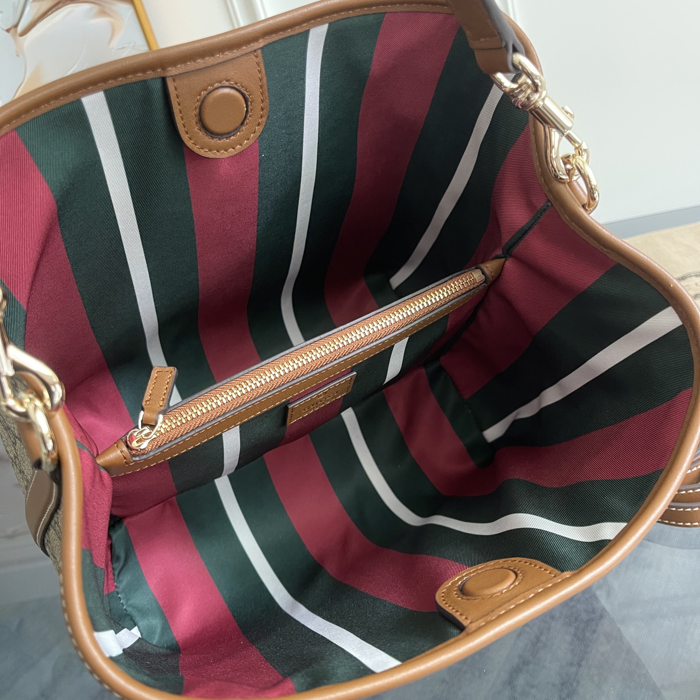 [TOP]Gucci GG Emblem bucket bag - Medium