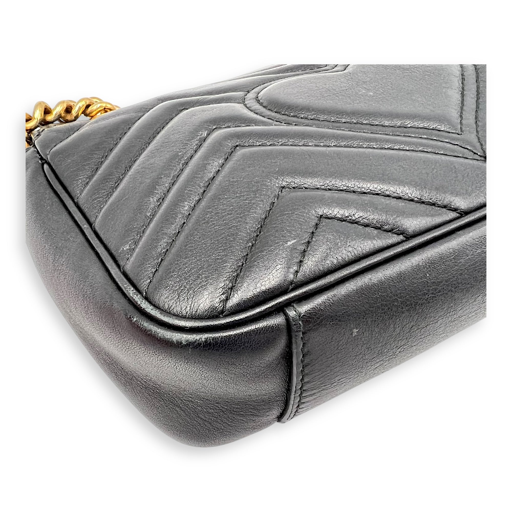 GG Marmont Mini Black Shoulder Bag in Calfskin, Gold hardware