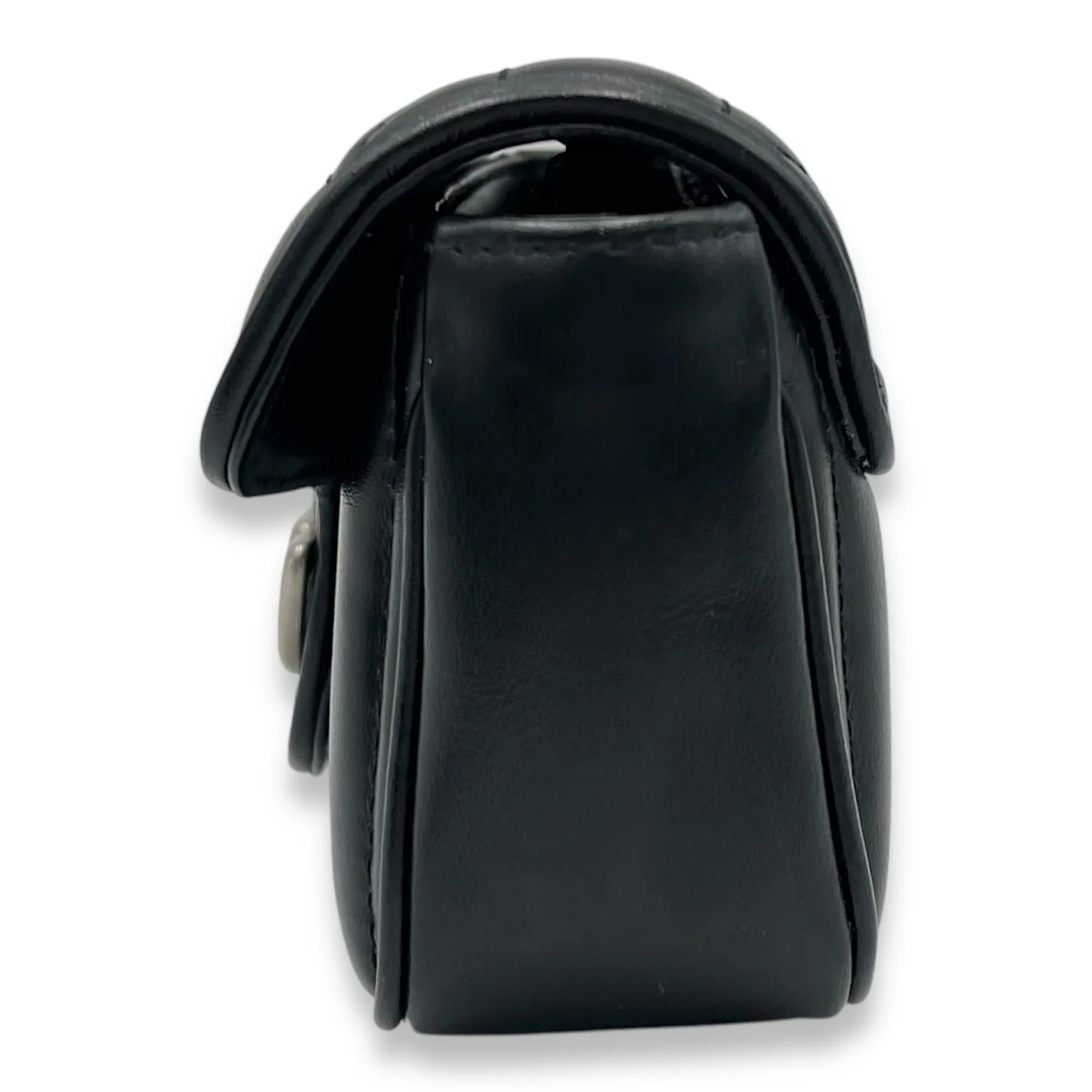 GG Marmont Super Mini Black Shoulder Bag in Calfskin, Silver hardware