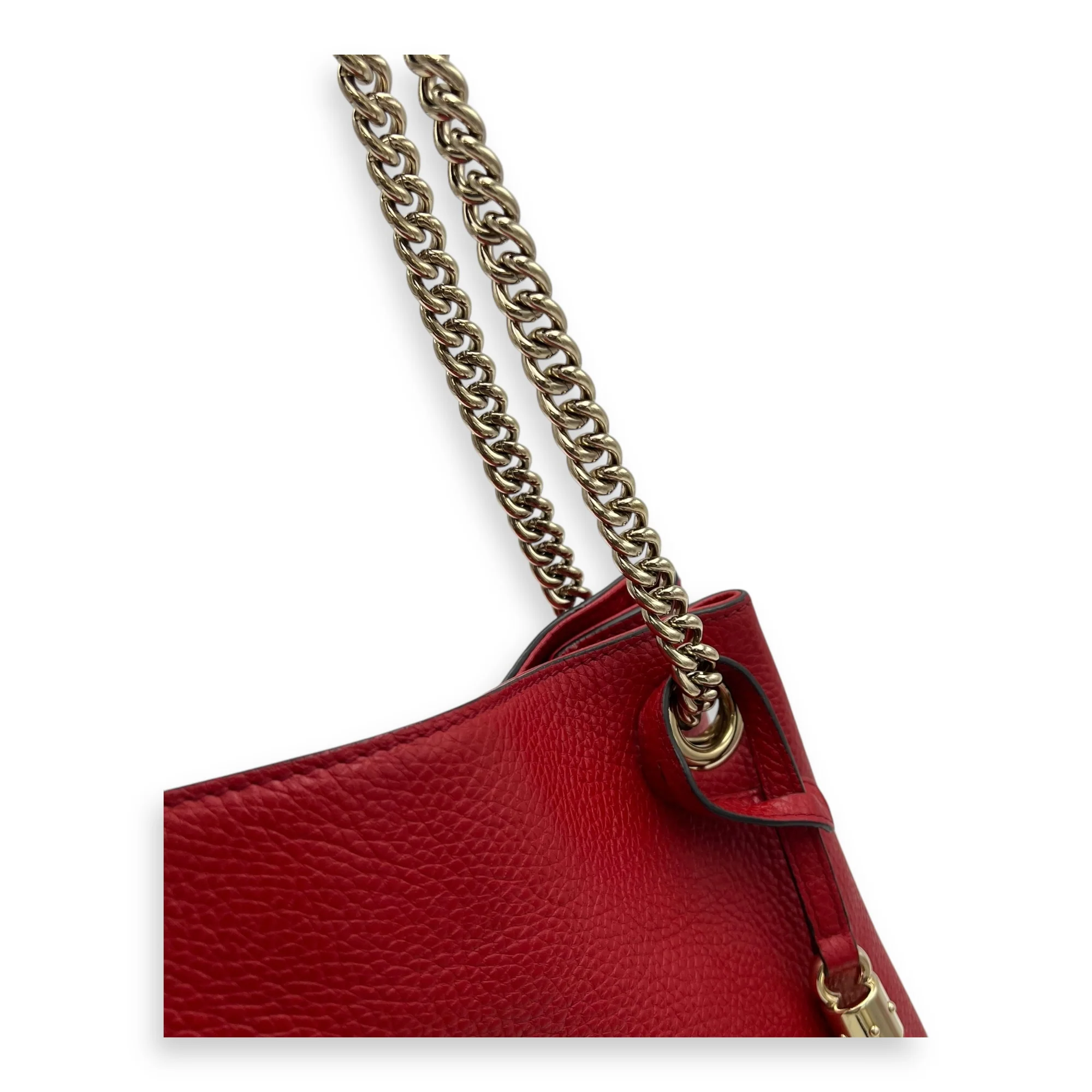 Soho Shoulder Bag Red in Calfskin, Gold hardware