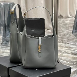 YSL LE 5 À 7 SOFT SMALL HOBO BAG IN SMOOTH LEATHER