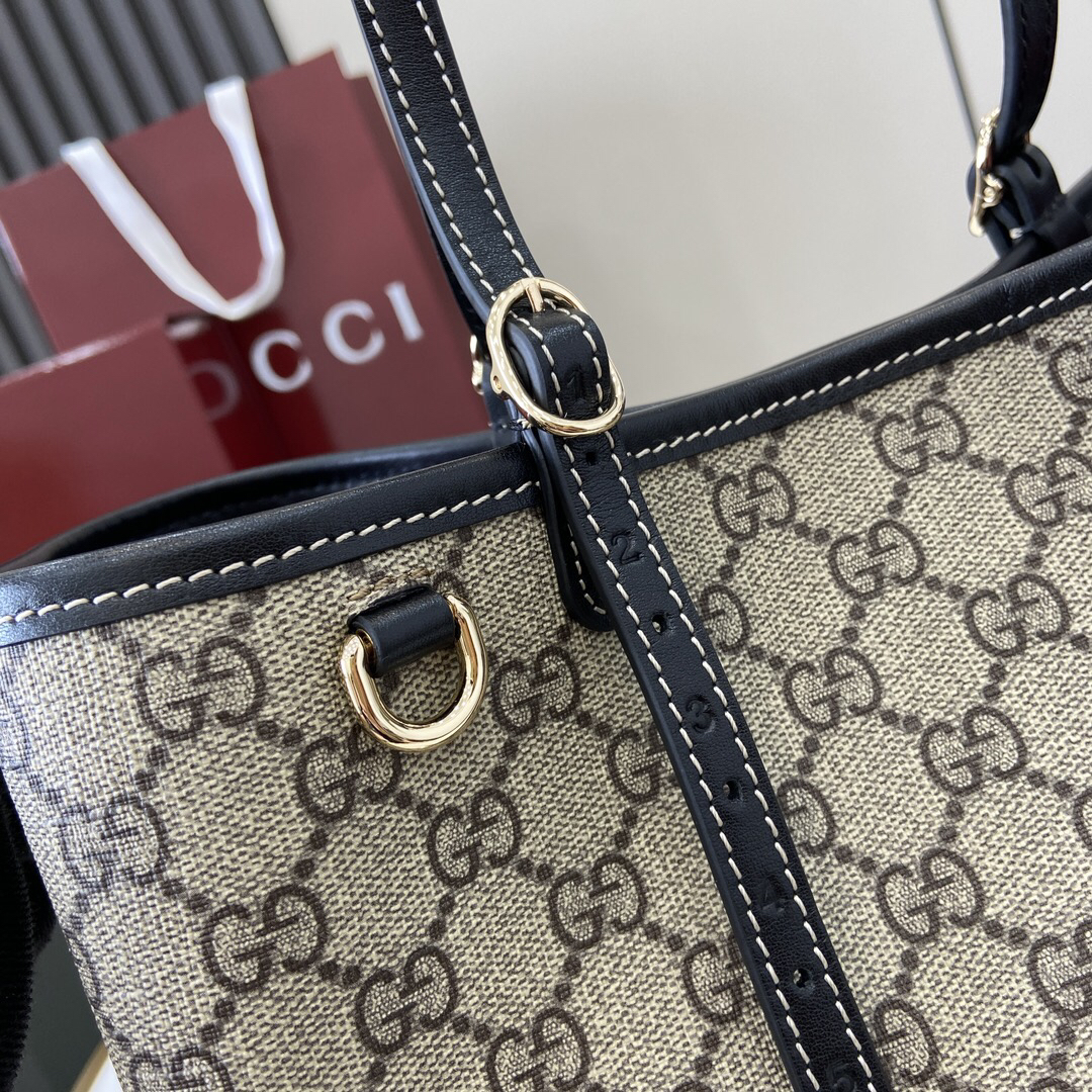 Gucci GG Emblem Medium Black tote bag