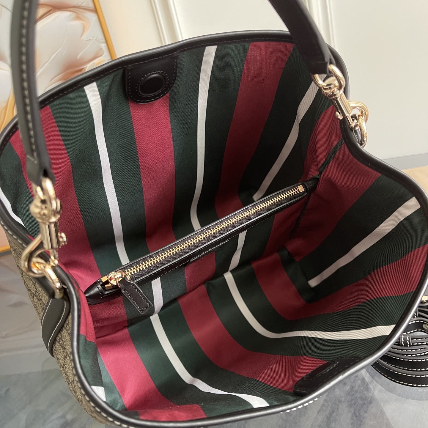 [TOP]Gucci GG Emblem Bucket Bag - Black