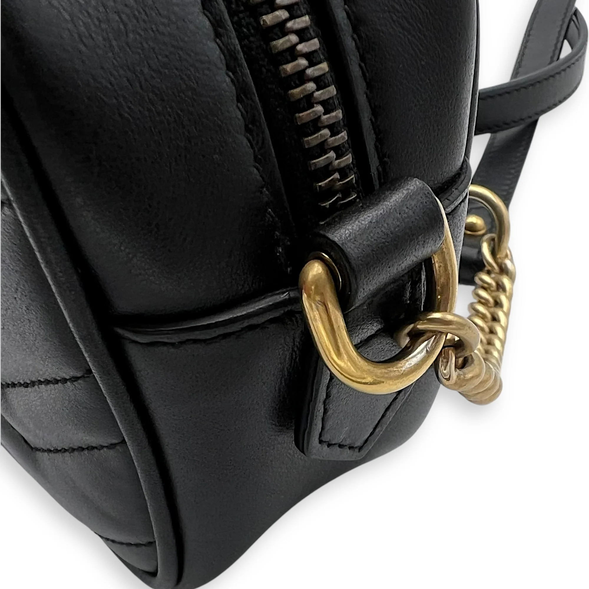 GG Marmont mini Black Crossbody Bag in Calfskin, Gold hardware