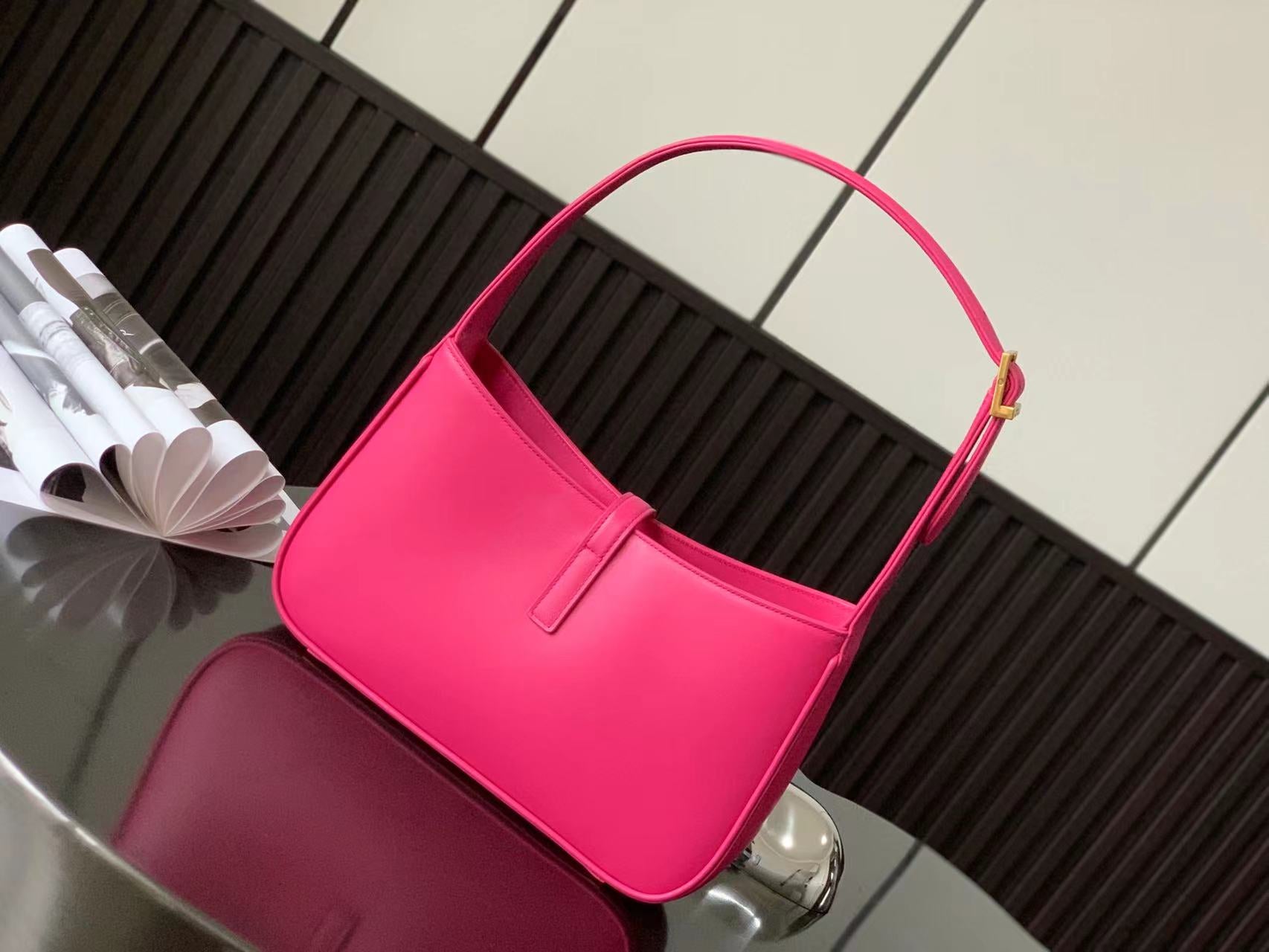 YSL Le 5 A 7 Hobo Bag In Smooth Leather