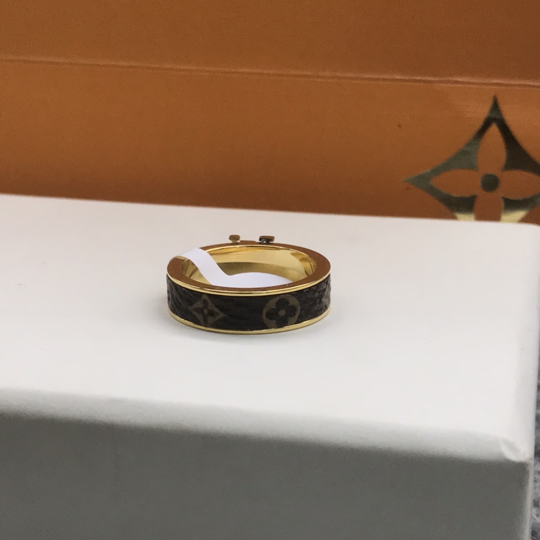 Nanogram Enamel Ring