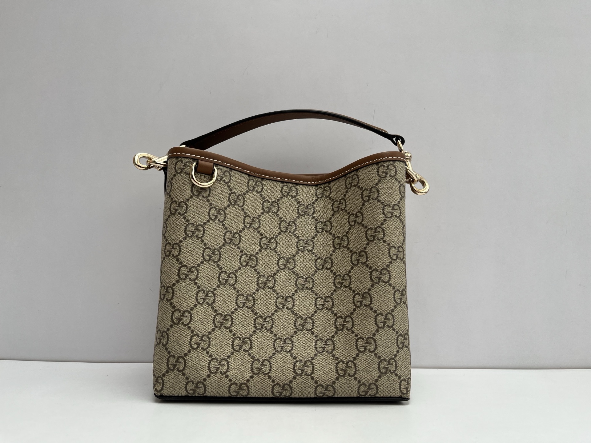 Gucci GG Emblem bucket bag - Small