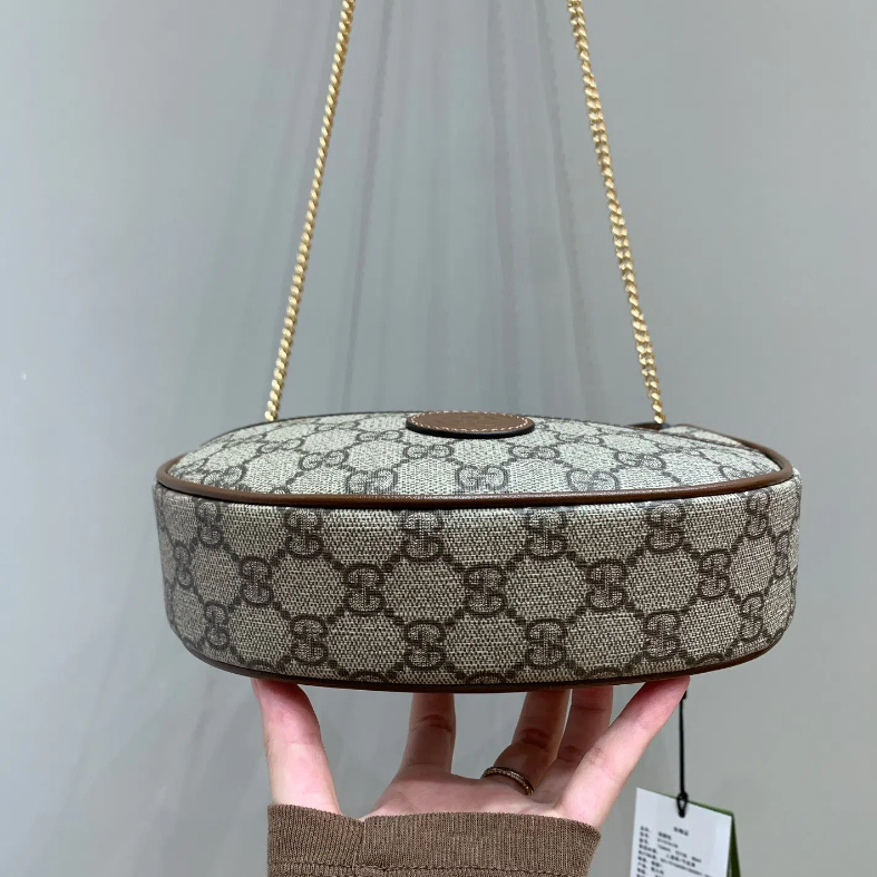 [TOP] Gucci Half-moon-shaped Mini Bag