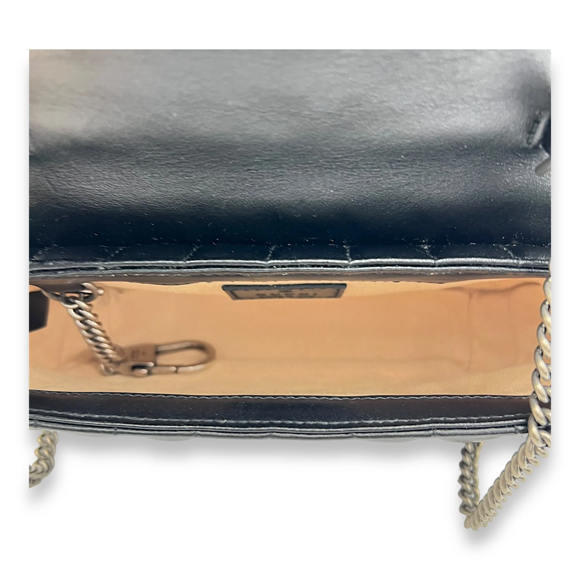 GG Marmont Super Mini Black Shoulder Bag in Calfskin, Silver hardware