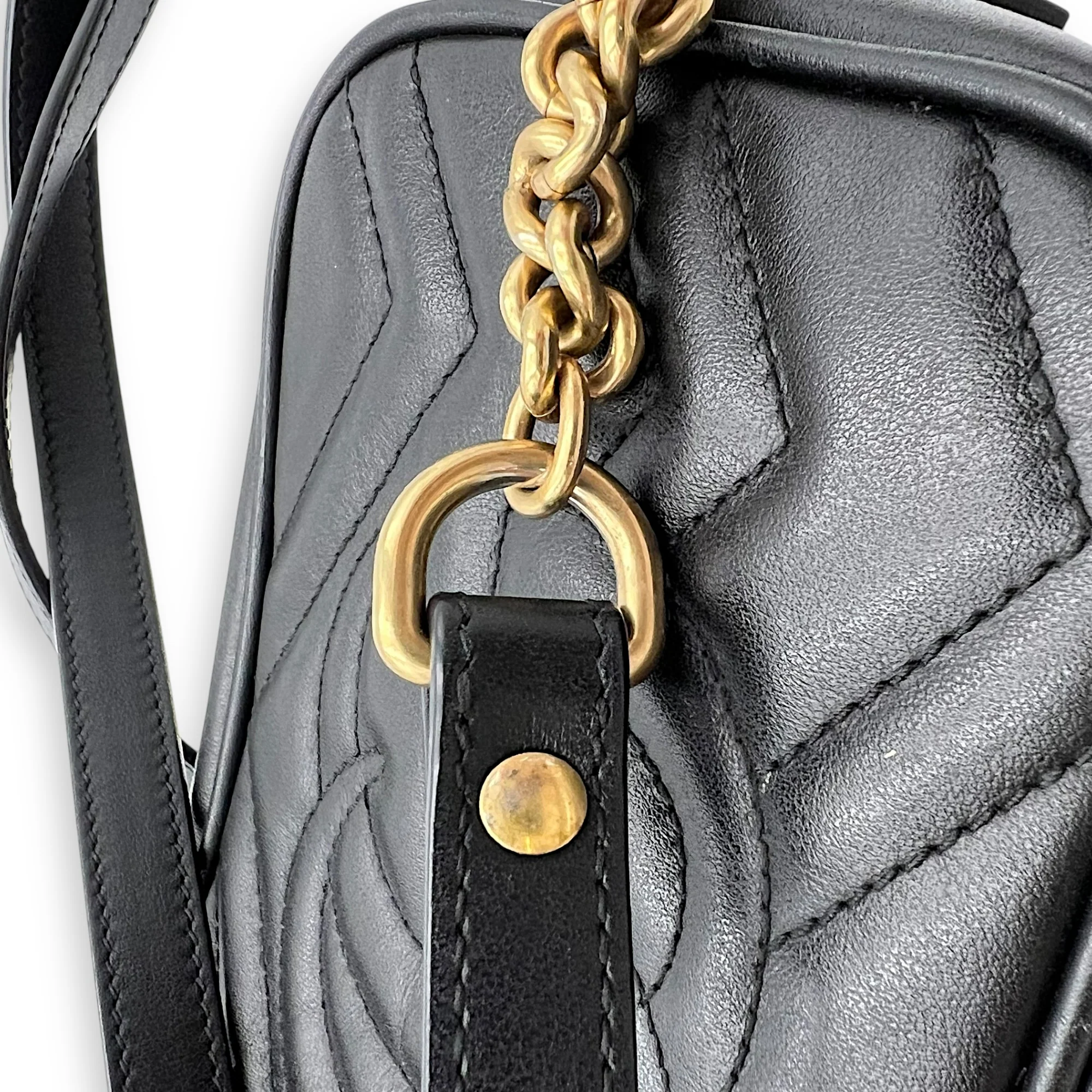 GG Marmont mini Black Crossbody Bag in Calfskin, Gold hardware