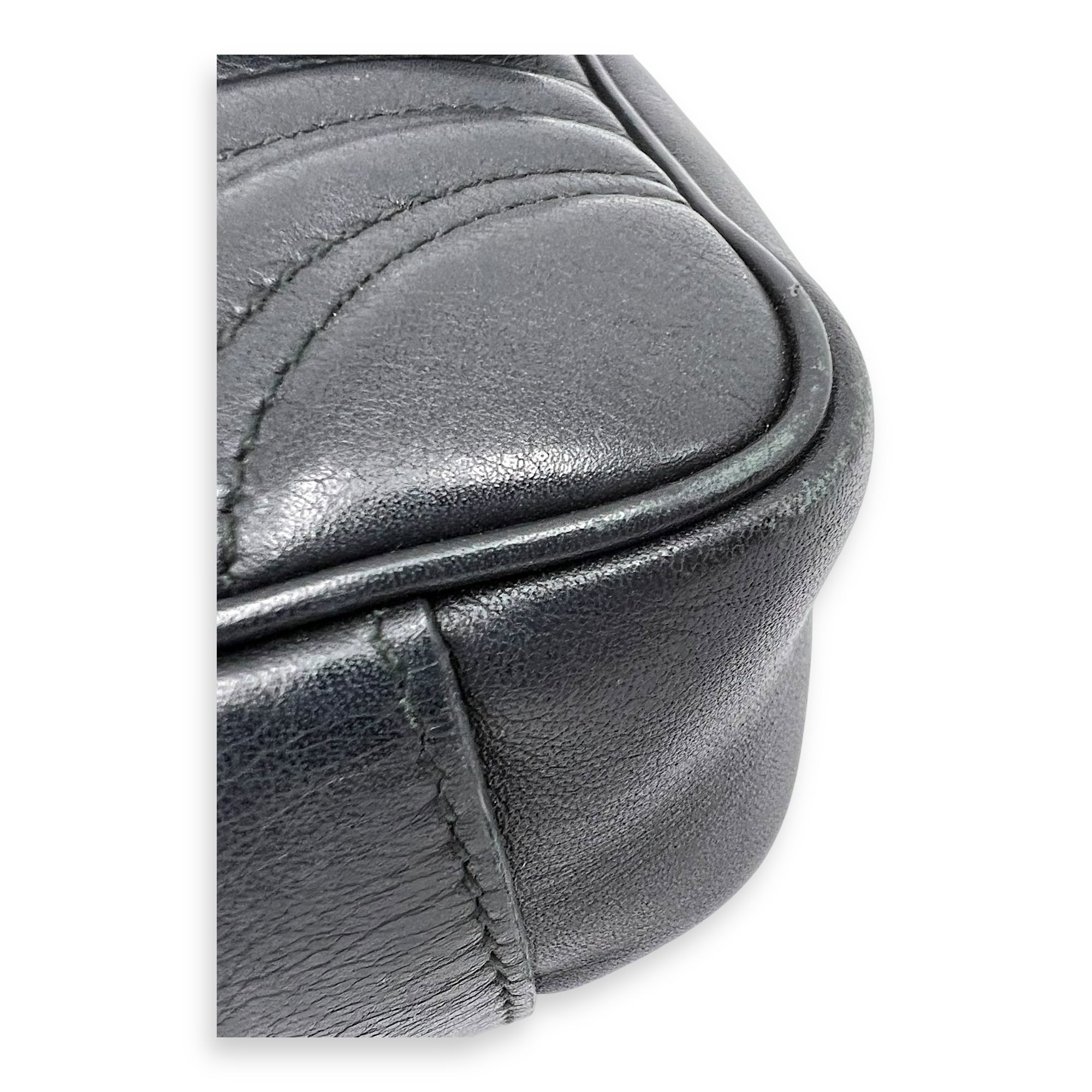 GG Marmont Mini Black Shoulder Bag in Calfskin, Gold hardware