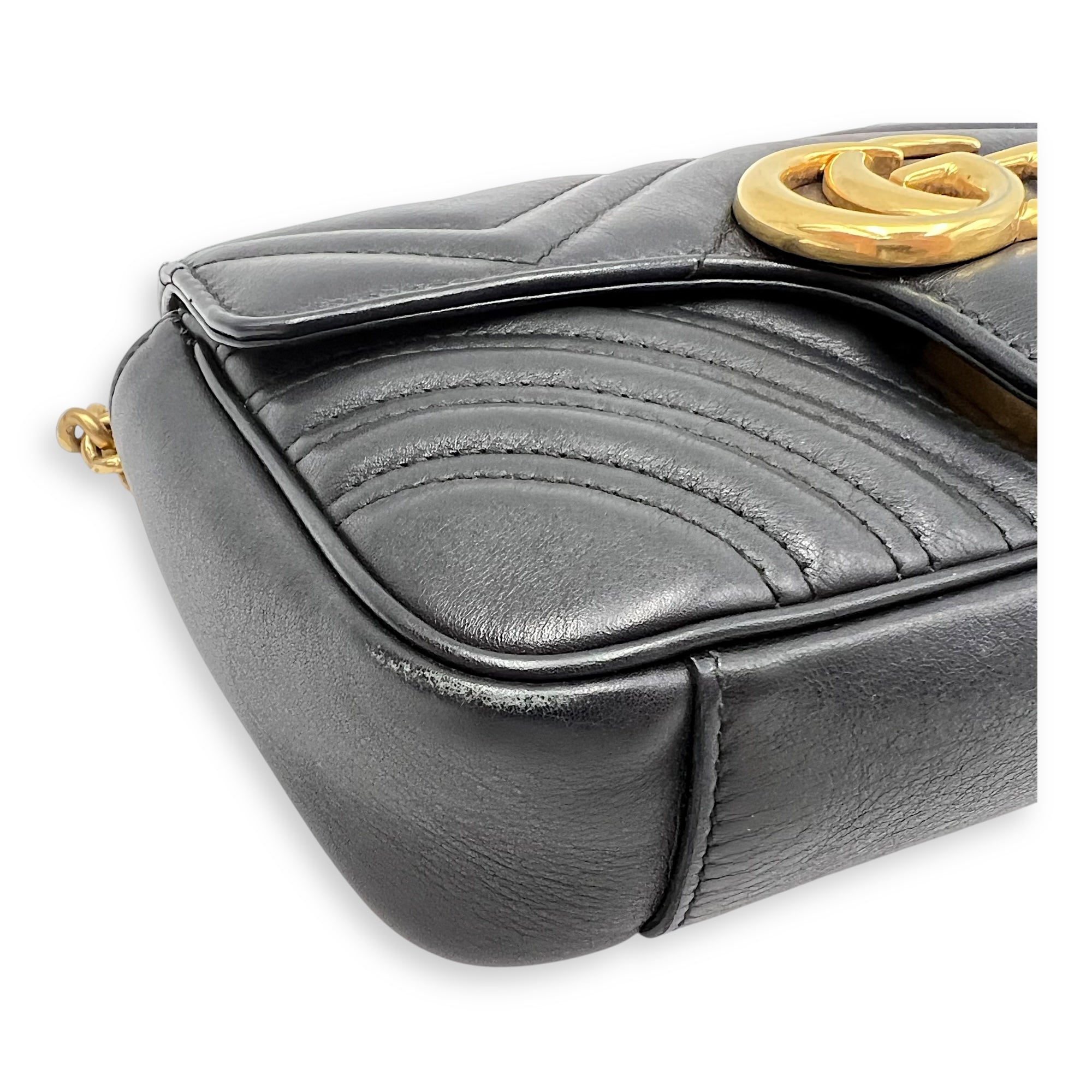 GG Marmont Mini Black Shoulder Bag in Calfskin, Gold hardware