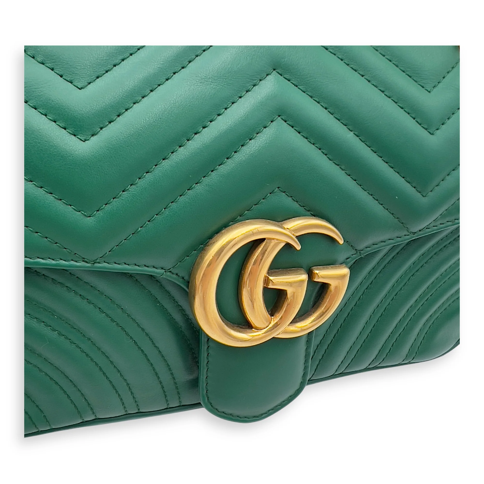 GG Marmont Shoulder Bag Small Green in Calfskin, Gold hardware
