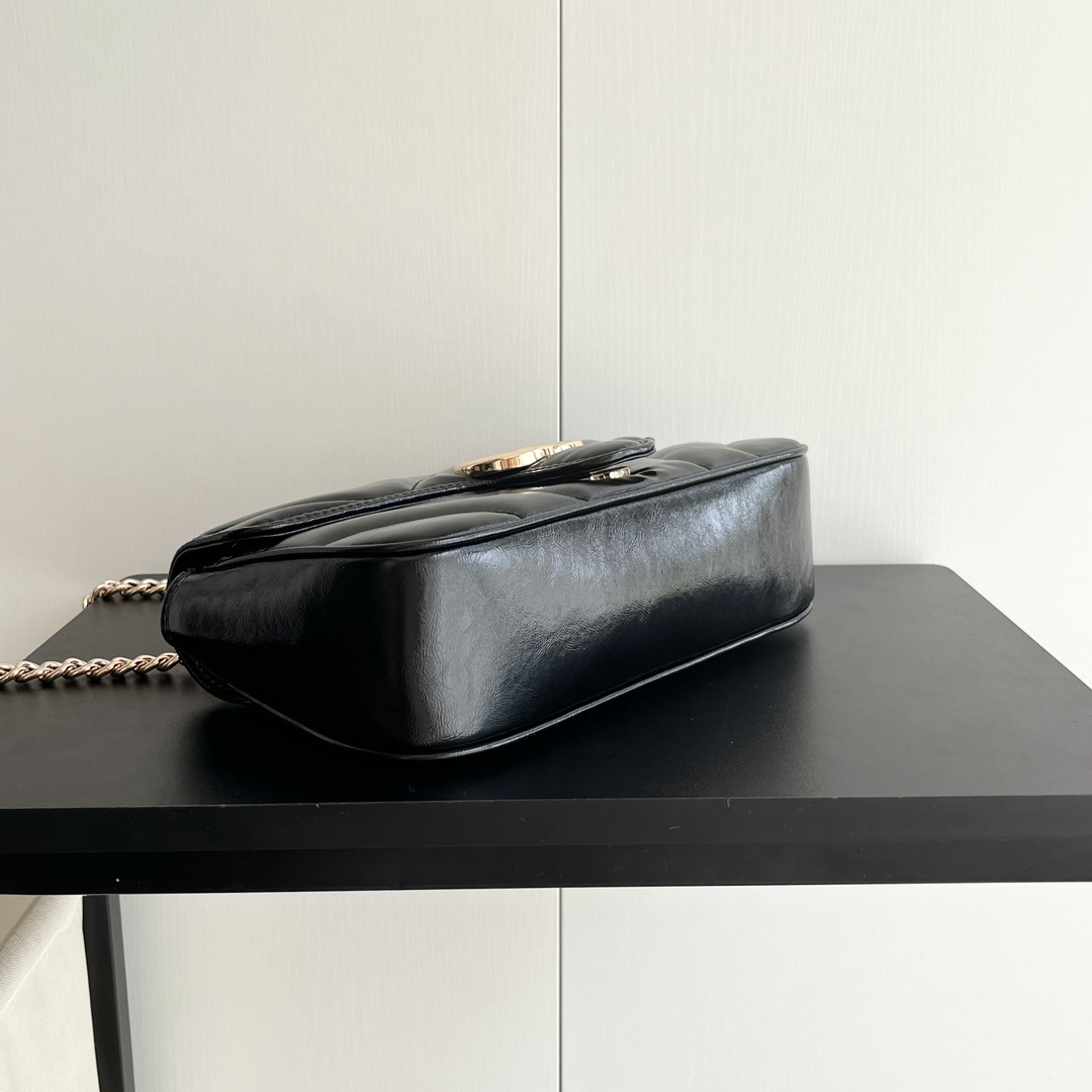 Gucci GG Marmont matelassé leather small bag