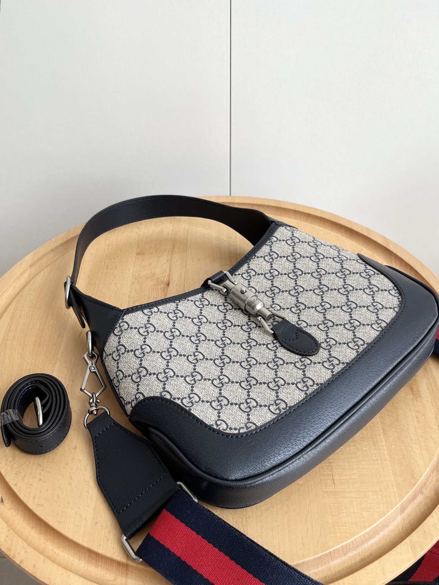 Gucci Jackie 1961 small GG shoulder bag Beige and blue GG canvas - Bag