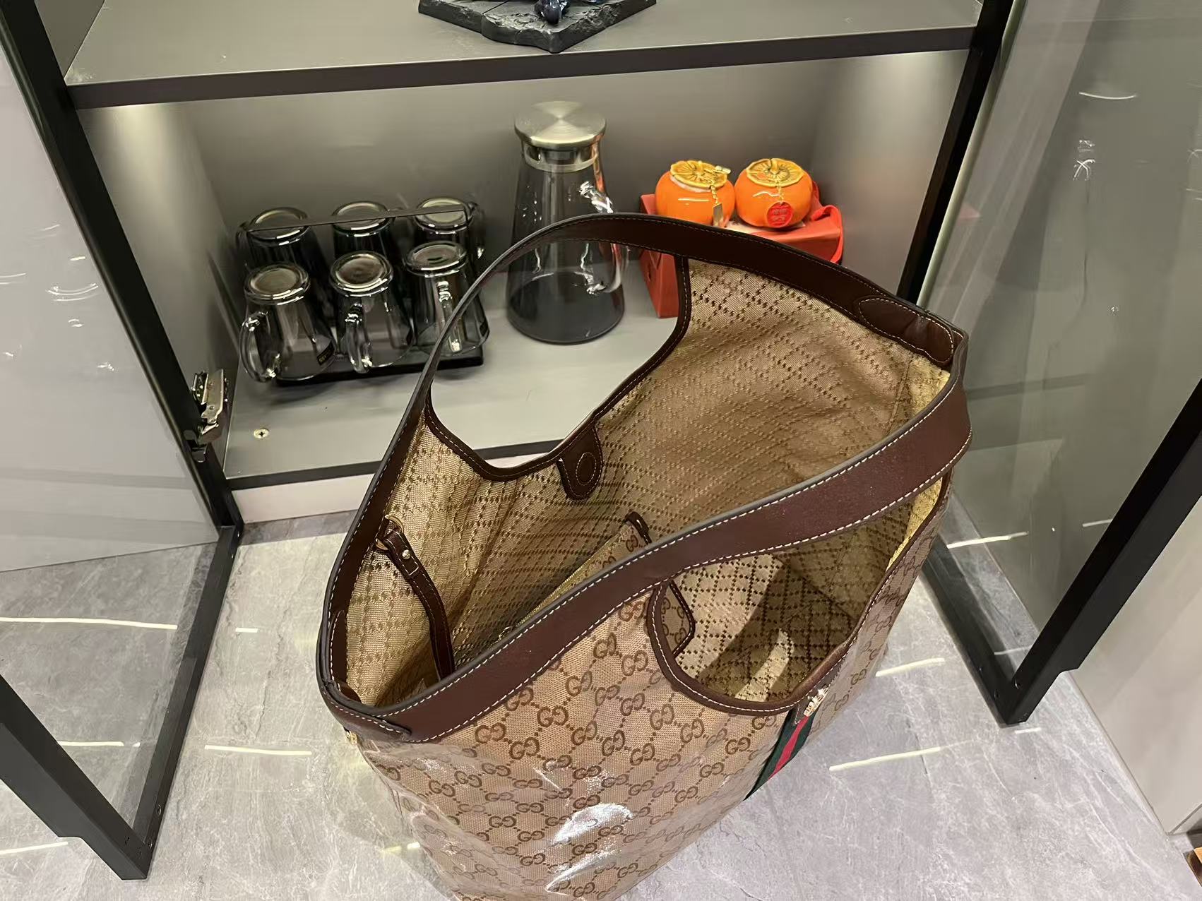 Gucci Giglio GG large tote bag varnished GG fabric - Bag