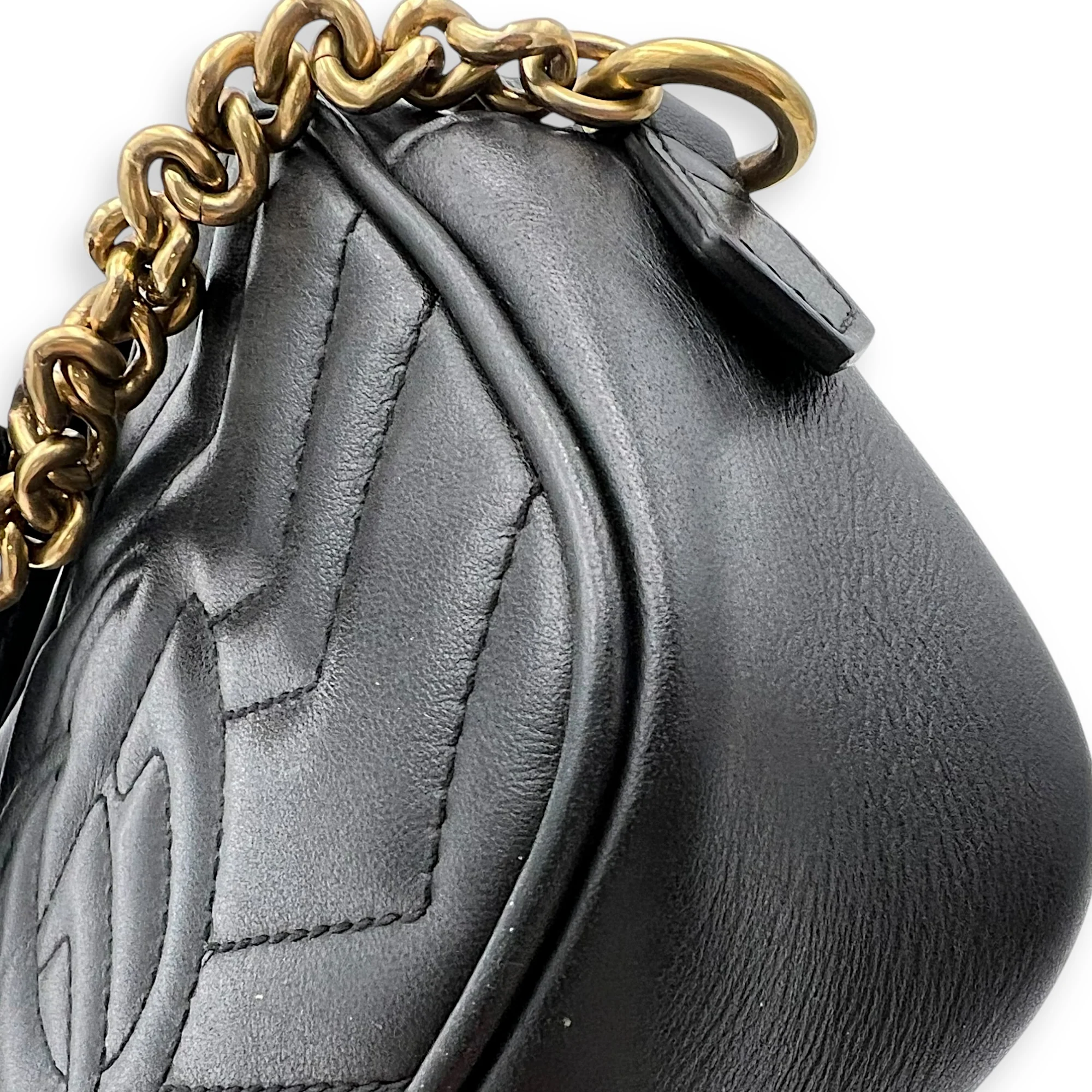 GG Marmont mini Black Crossbody Bag in Calfskin, Gold hardware