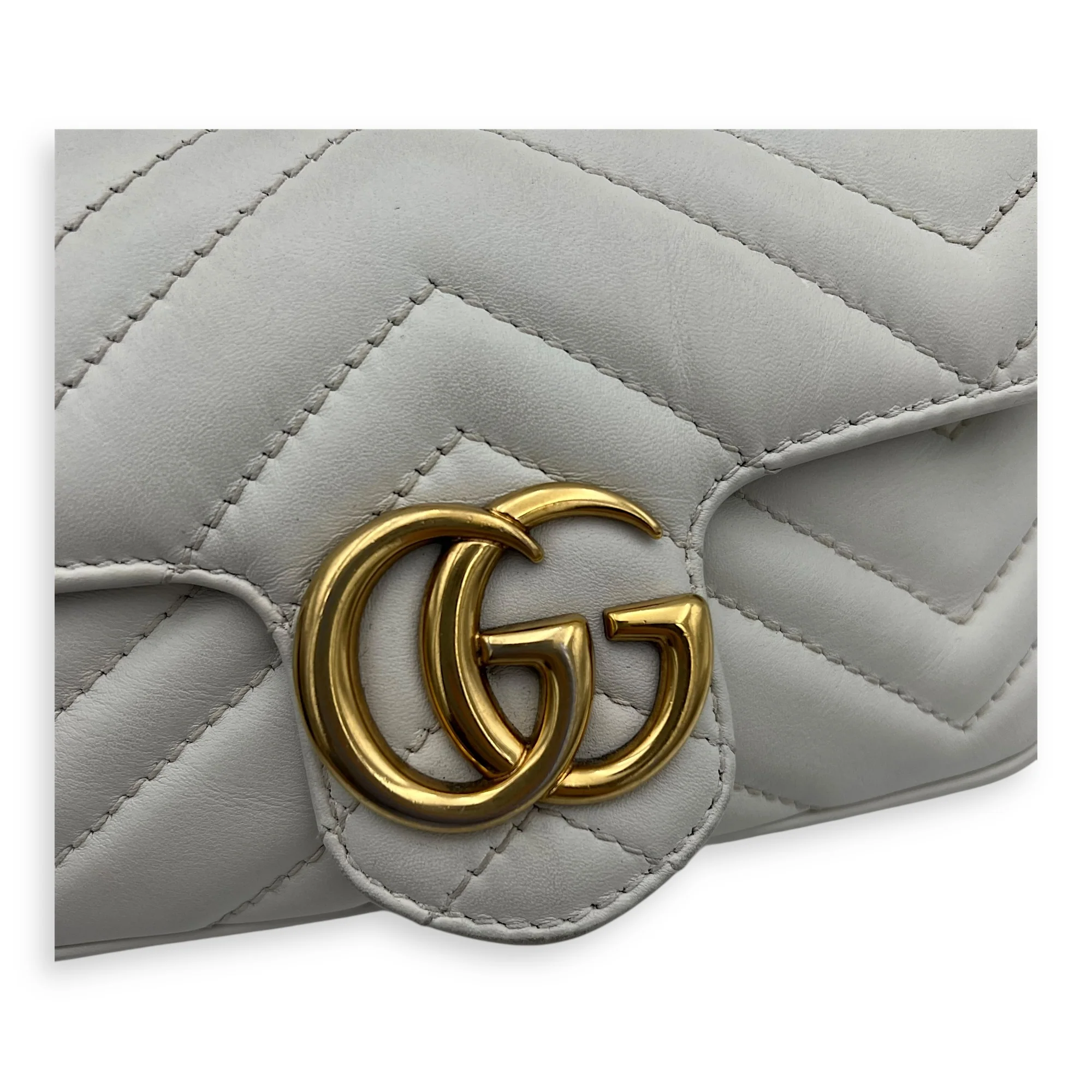 GG Marmont Super Mini White Crossbody Bag in Calfskin, Gold hardware