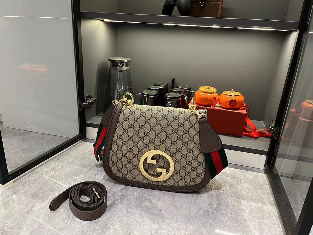 Gucci Blondie Monogram Medium top handle bag