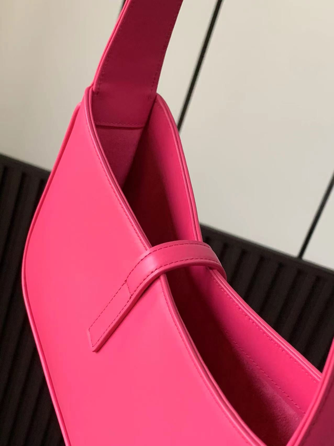 YSL Le 5 A 7 Hobo Bag In Smooth Leather